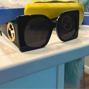 Gucci Oversized Sunglasses Unisex